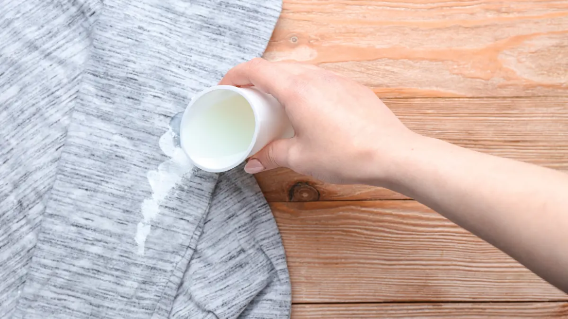 enlever tache de lait vetements