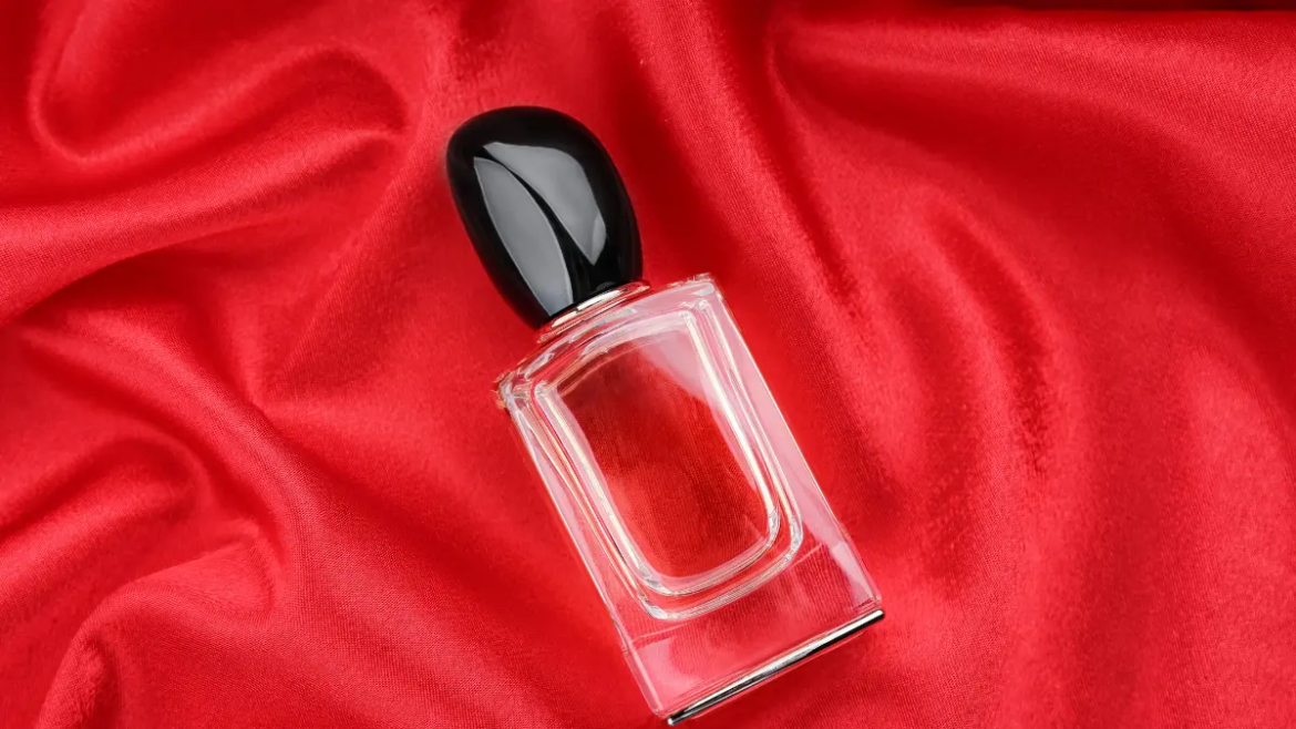 enlever taches parfum vetement